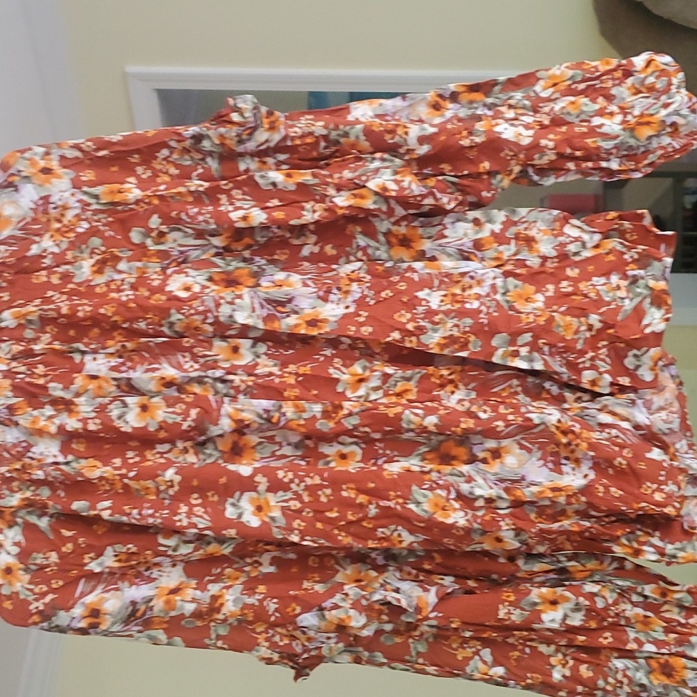 Floral Ruffle Blouse - Picture 6 of 6